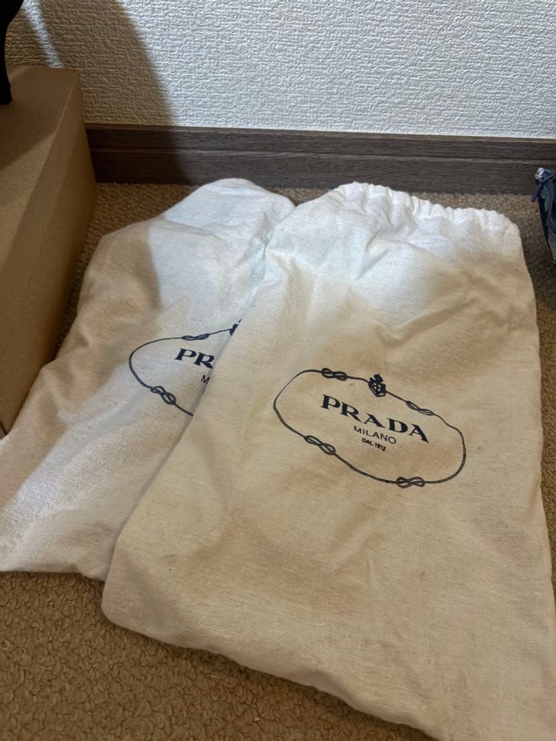 PRADA ブラック スエード ハイヒール