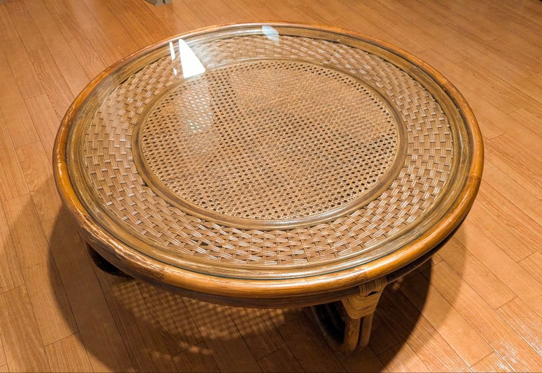 ラタン製ラウンドテーブル