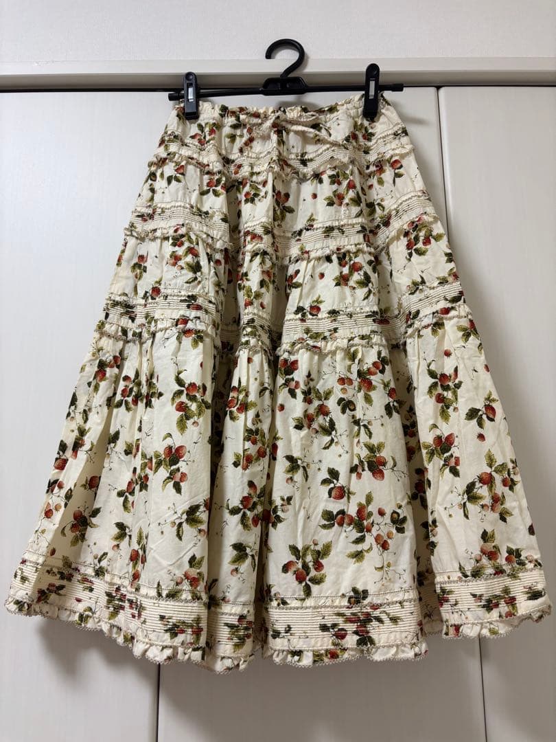 ◉ピンクハウス　いちご柄ミディ丈スカート◉