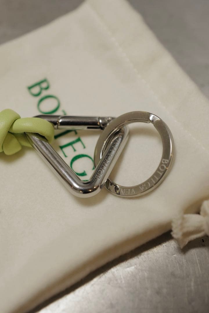 【新品】Bottega Veneta トライアングル　キーリング