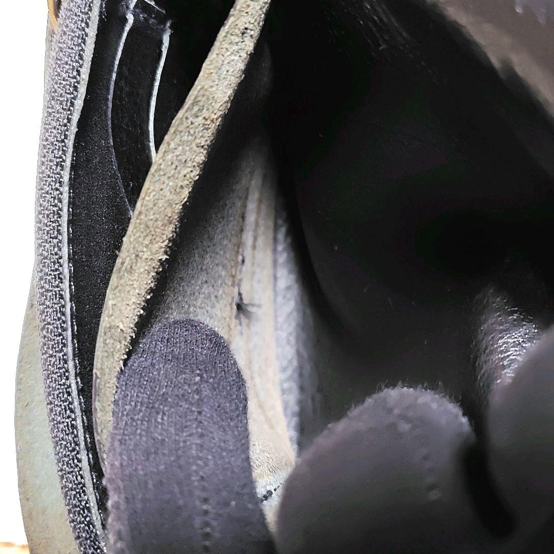 イルビゾンテ　折り財布　黒　レザー　ロゴ型押し　金ボタン