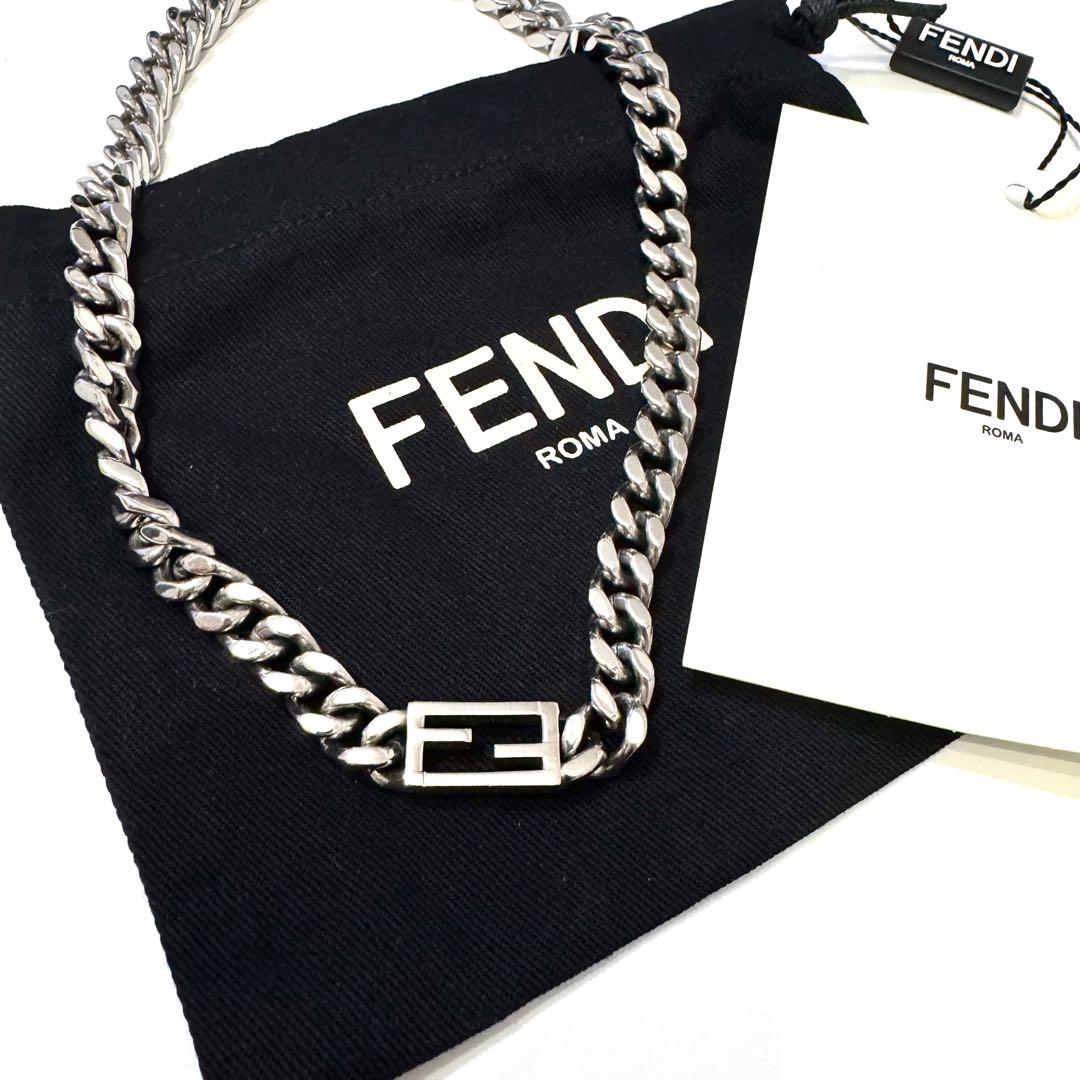 FENDI バゲットネックレス チェーン ロゴプレート付き 目黒蓮モデル
