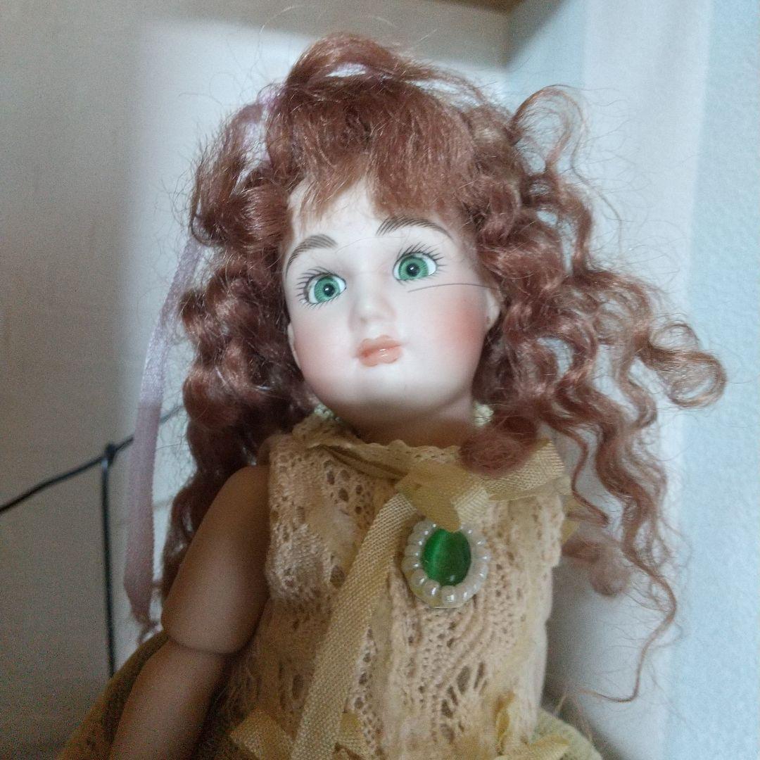 小さいビスクドール ドールスタンド付き