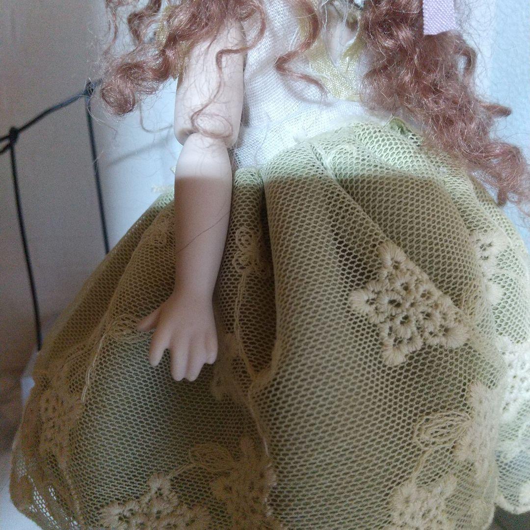 小さいビスクドール ドールスタンド付き