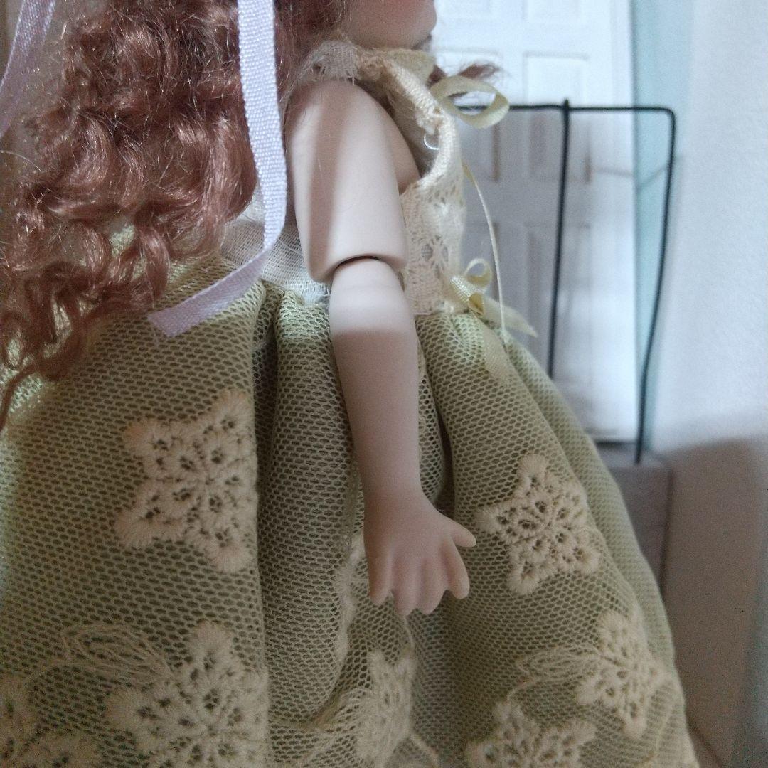 小さいビスクドール ドールスタンド付き