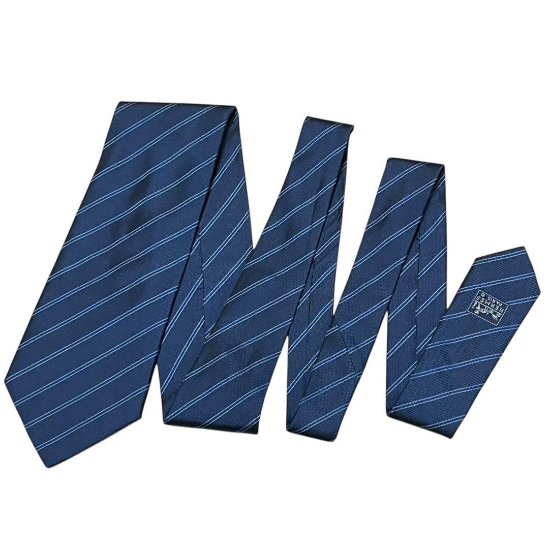 HERMES エルメス　高級ネクタイ　ネイビー　紺　織柄ストライプ　剣裏H柄