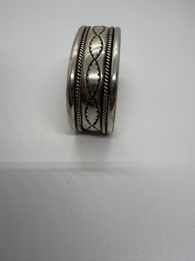 スターリングシルバー　ネイティブ　バングル