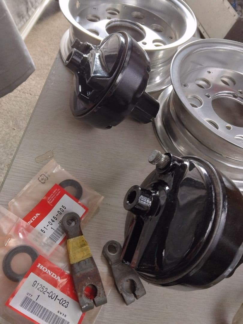 モンキー4l Z50z ？　アルミホイールと前後ハブ