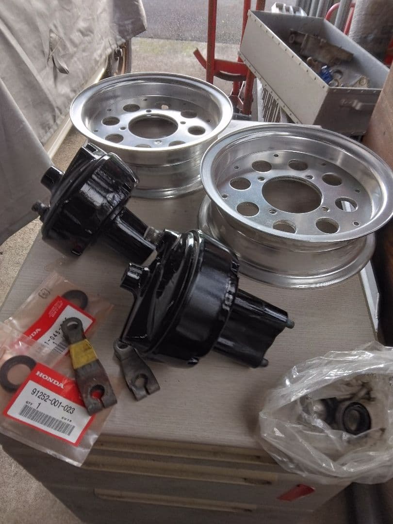 モンキー4l Z50z ？　アルミホイールと前後ハブ