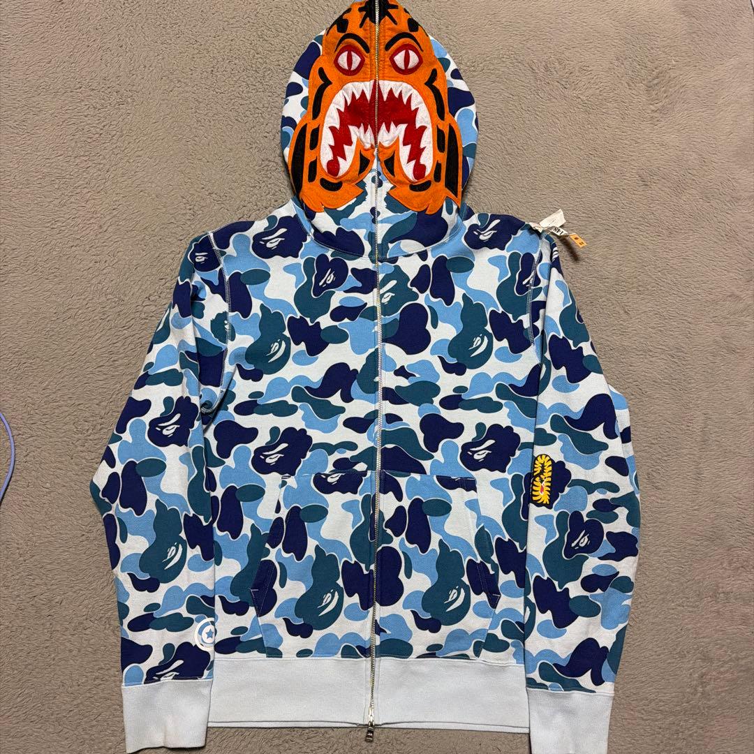 A BATHING APE BAPE TIGER シャークパーカー　CAMO M