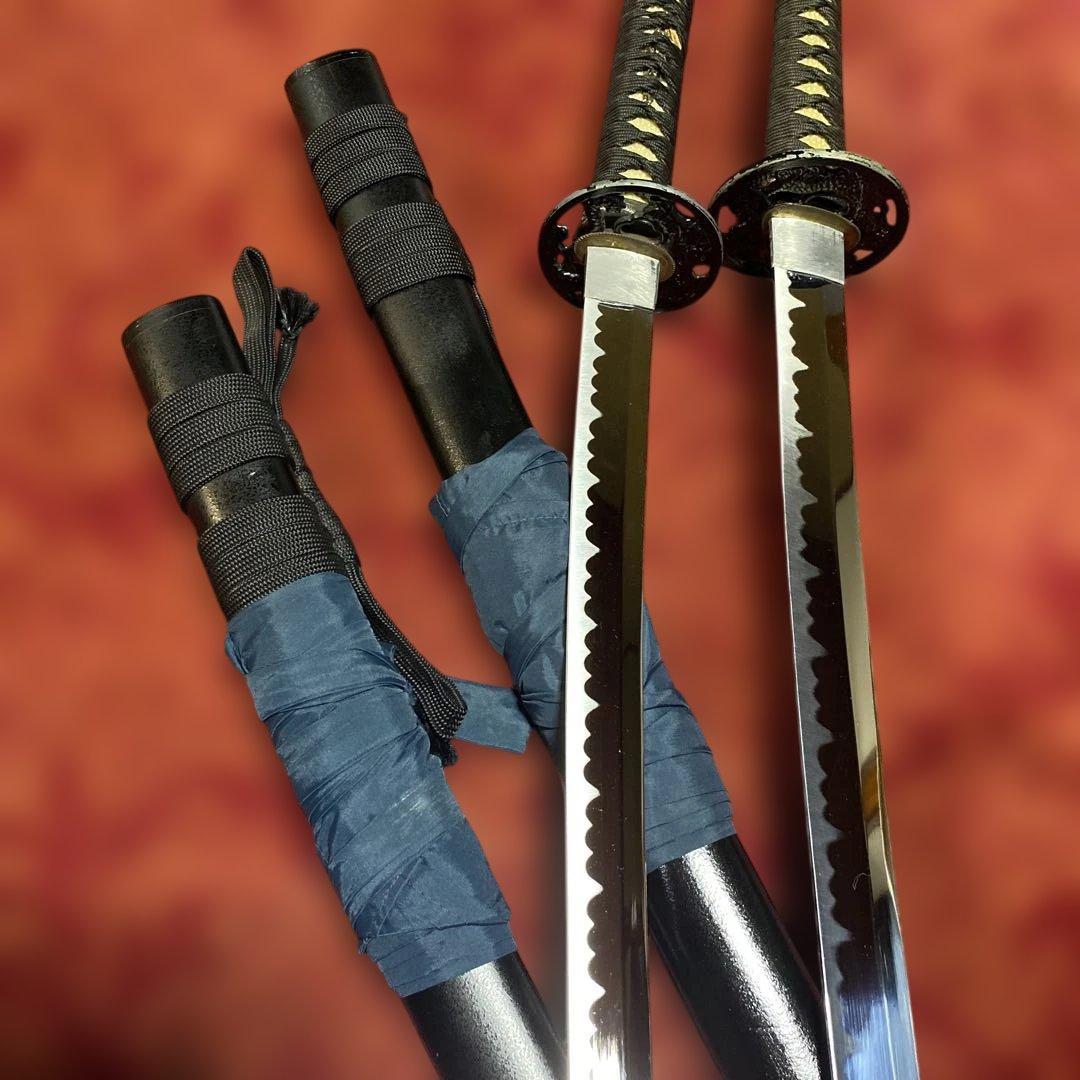 格安模造刀大小2本 黒柄 龍彫透し丸鍔黒梨地鞘(刀袋付)