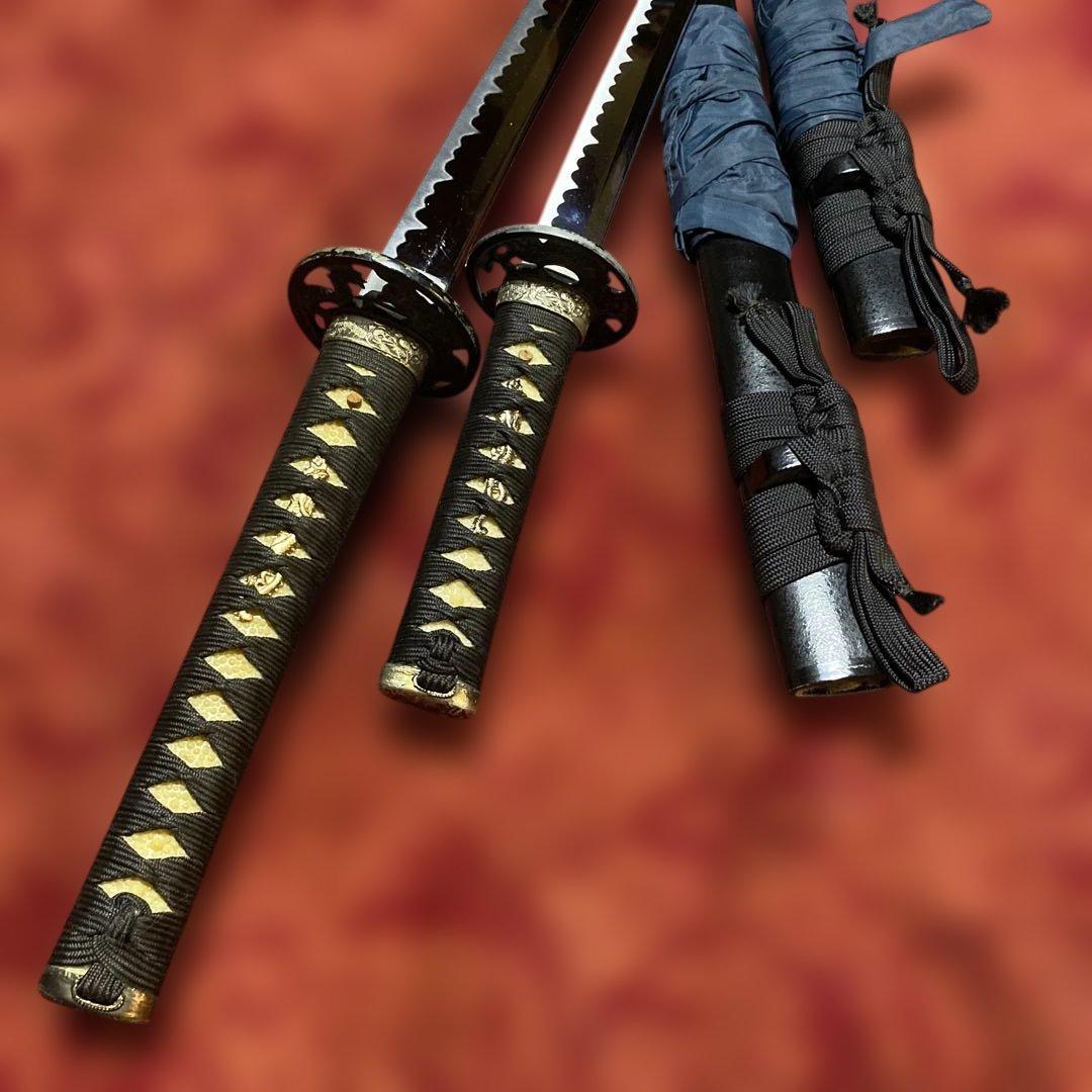 格安模造刀大小2本 黒柄 龍彫透し丸鍔黒梨地鞘(刀袋付)