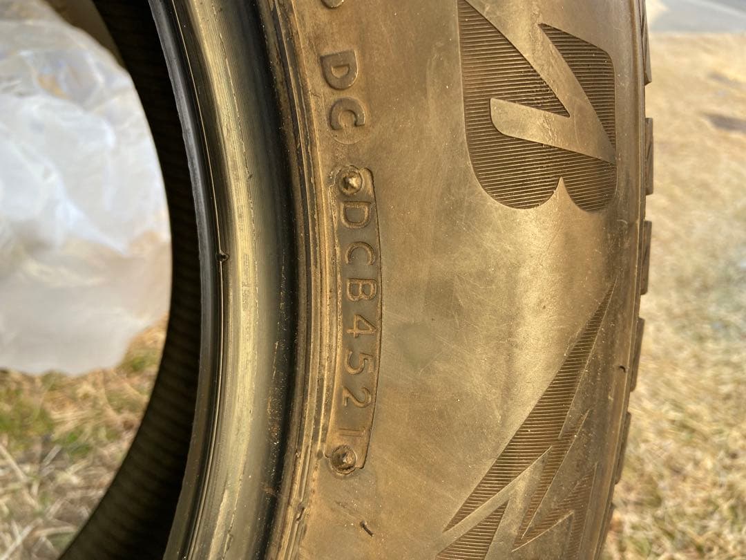 Bridgestone DM-V3 スタッドレスタイヤ 23560R18