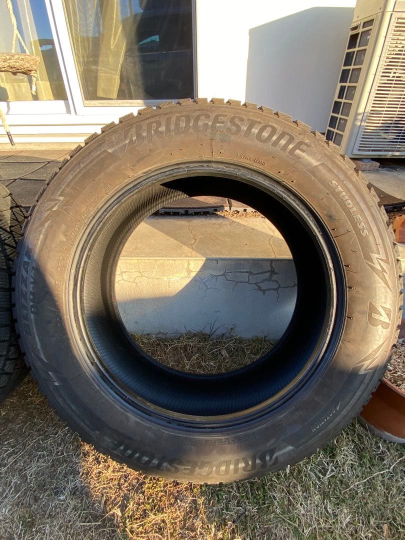 Bridgestone DM-V3 スタッドレスタイヤ 23560R18