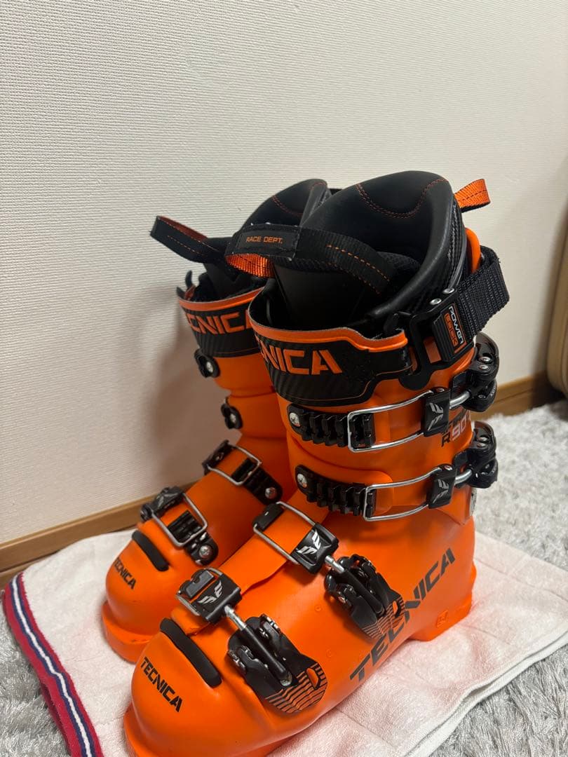 TECNICA R90 オレンジ スキーブーツ