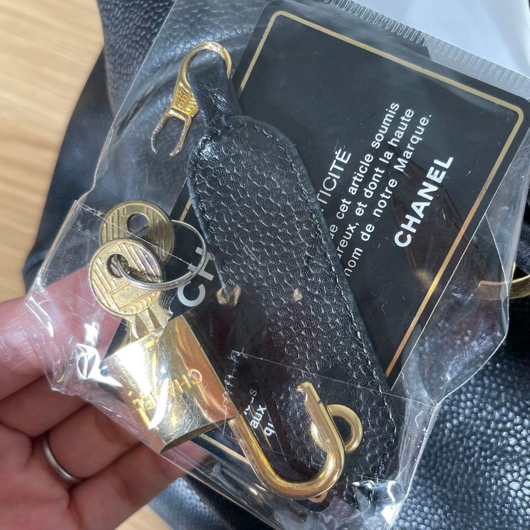 シャネル ボストンバッグ ハンドバッグ キャビアスキン　レザー ブラック