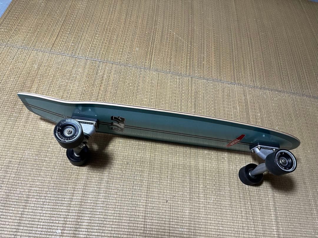 カーバースケートボードTYLER 777Surfskate 36.5