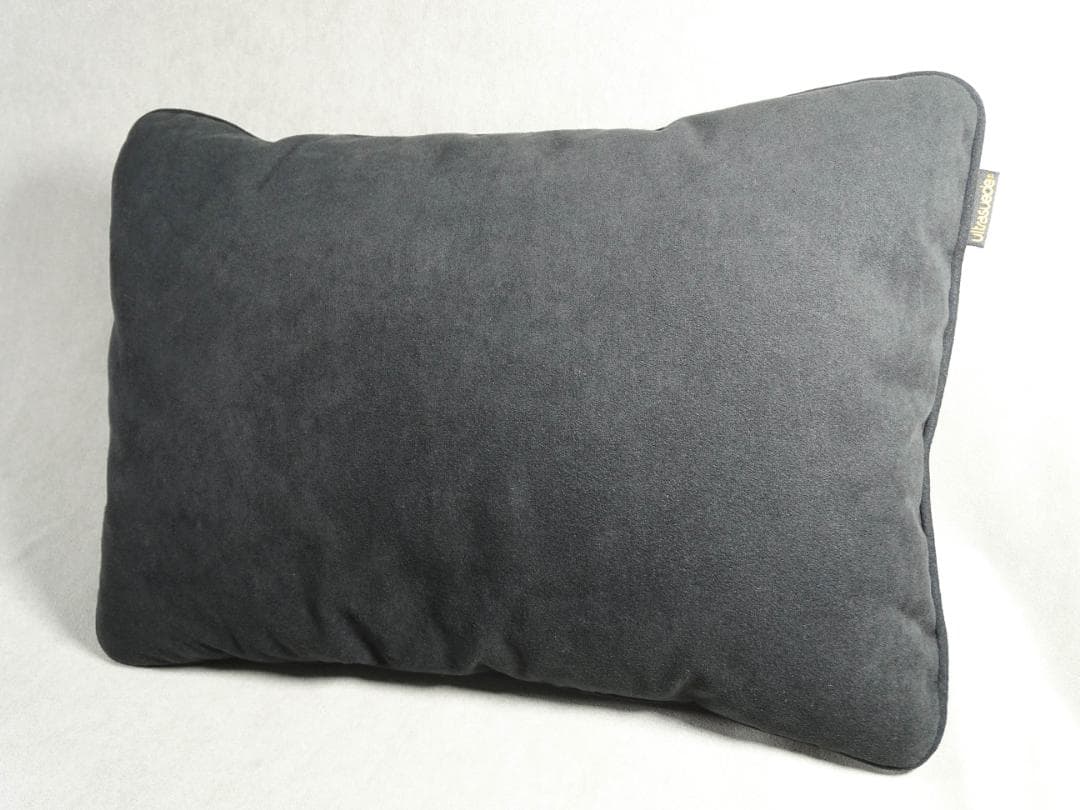 【最強の素材】高級車内装素材のクッション 触ったら戻れない ブラック