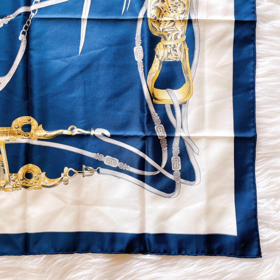 エルメス　カレ90 馬具デザイン　スカーフ　シルク100％