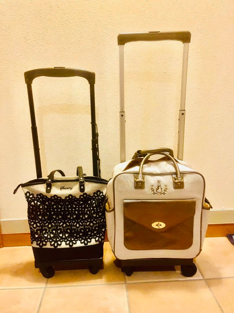 Swany レース装飾 キャリーケース