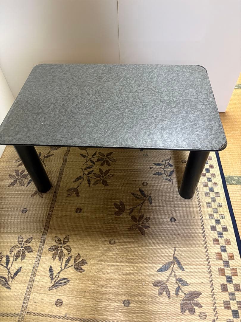 黒い長方形テーブル