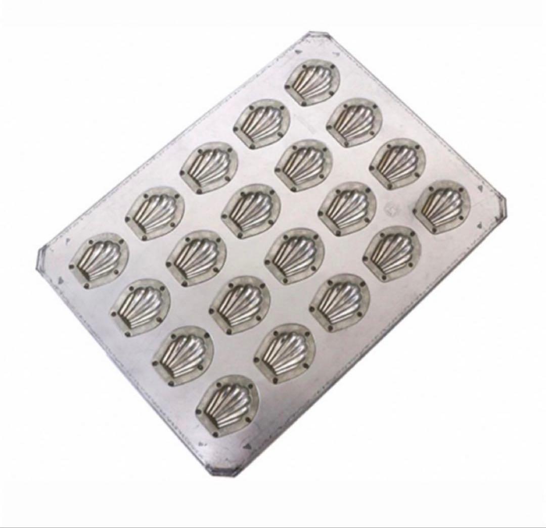 半額セール　cuoca×CHIYODA ミニマドレーヌ20個型 / 1個