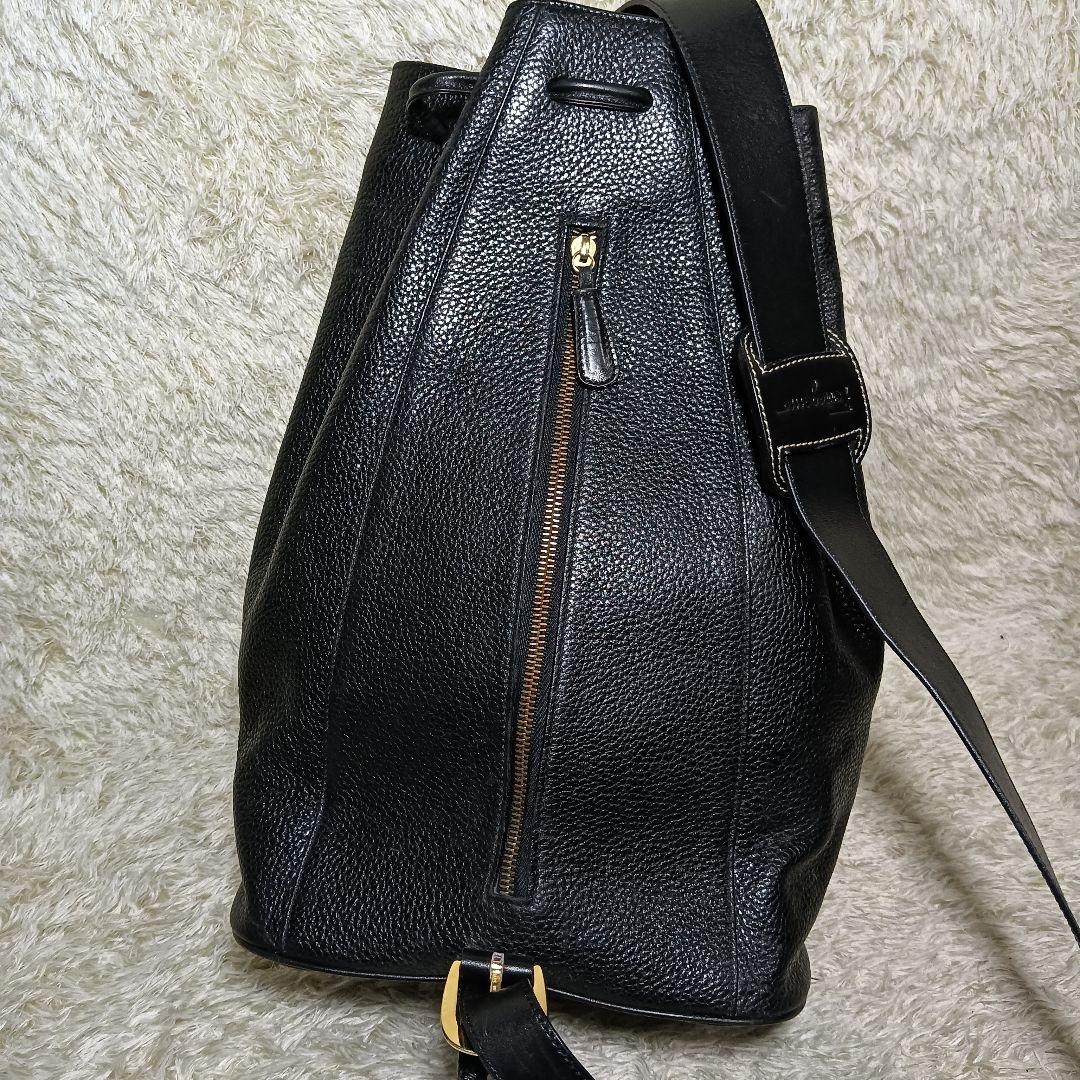 美品　サルヴァトーレ フェラガモ　ボディバッグ　ヴァラ　レザー　黒