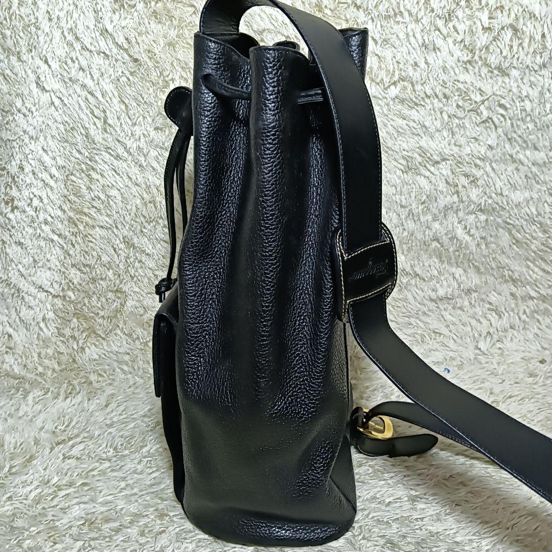 美品　サルヴァトーレ フェラガモ　ボディバッグ　ヴァラ　レザー　黒