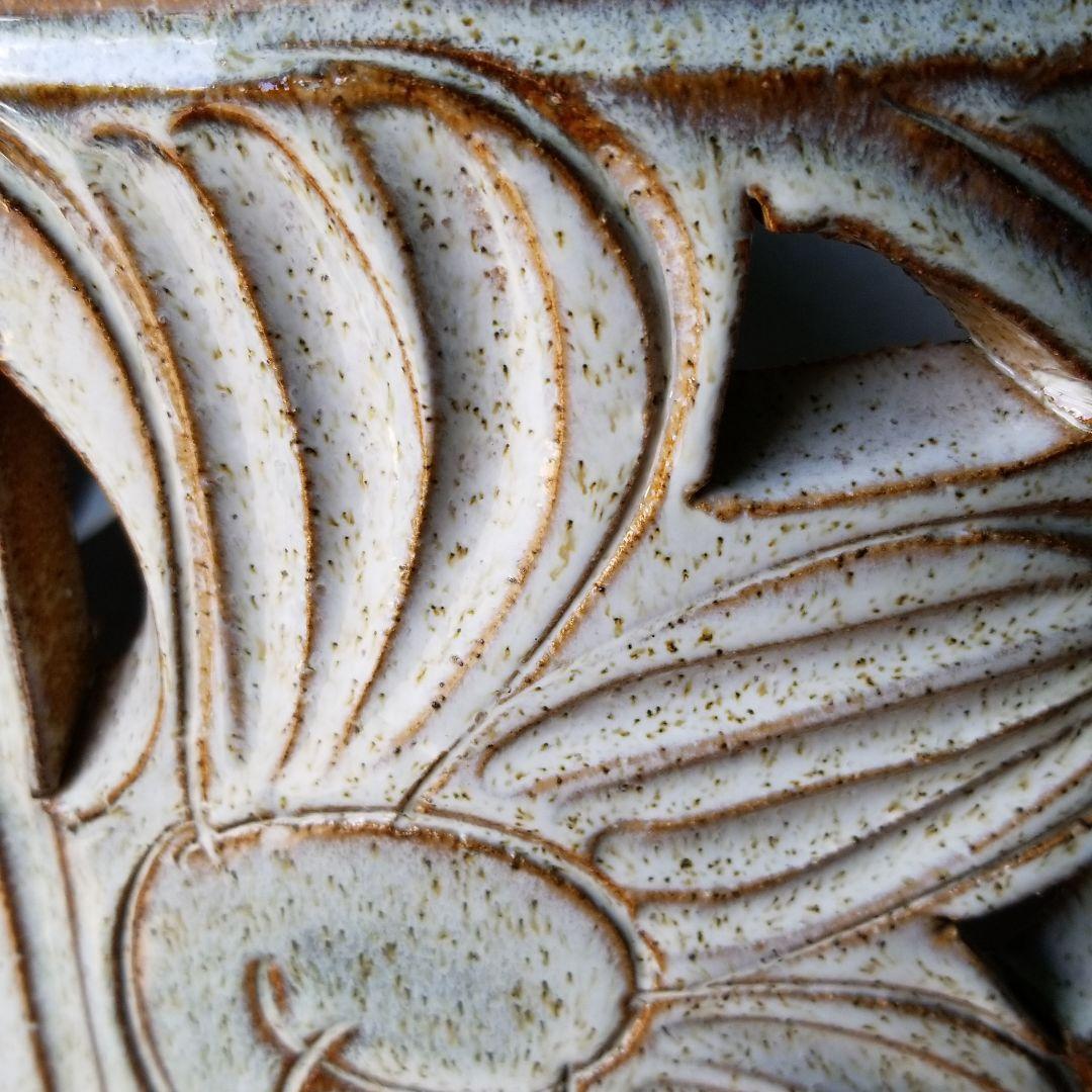 信楽焼傘立て  唐草透かし 高さ４９cm