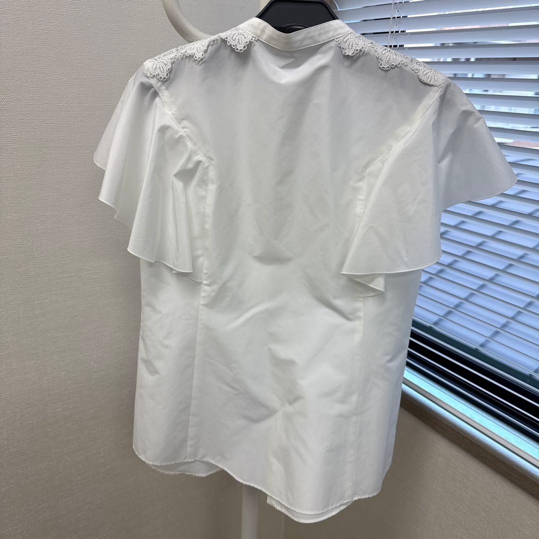 アナイブラウス