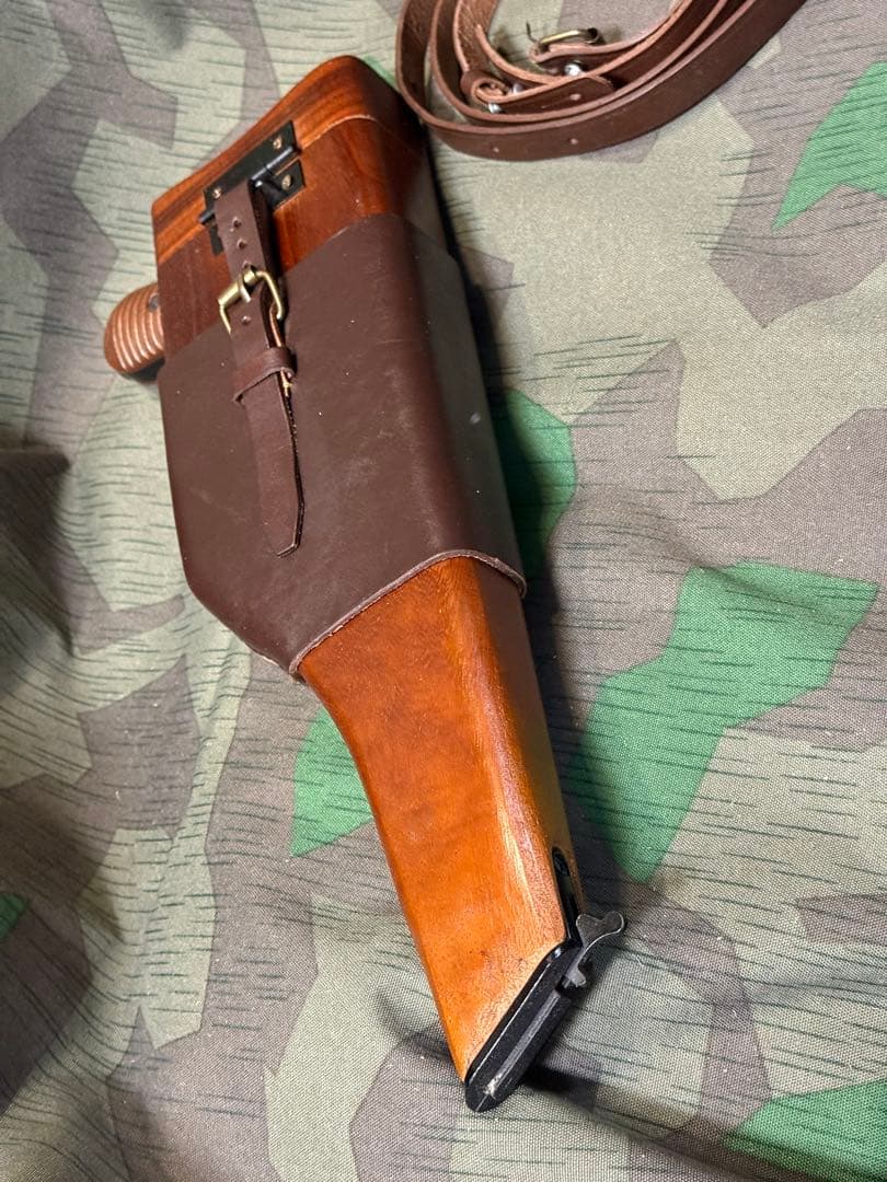 ❸ドイツ軍　モーゼルM712用木製ホルスター&ホルダーとスリング(レプリカ)