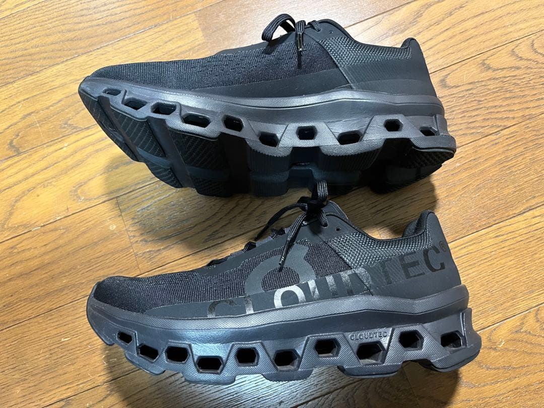 初代クラウドモンスター On ブラック ランニングシューズ 27.5cm