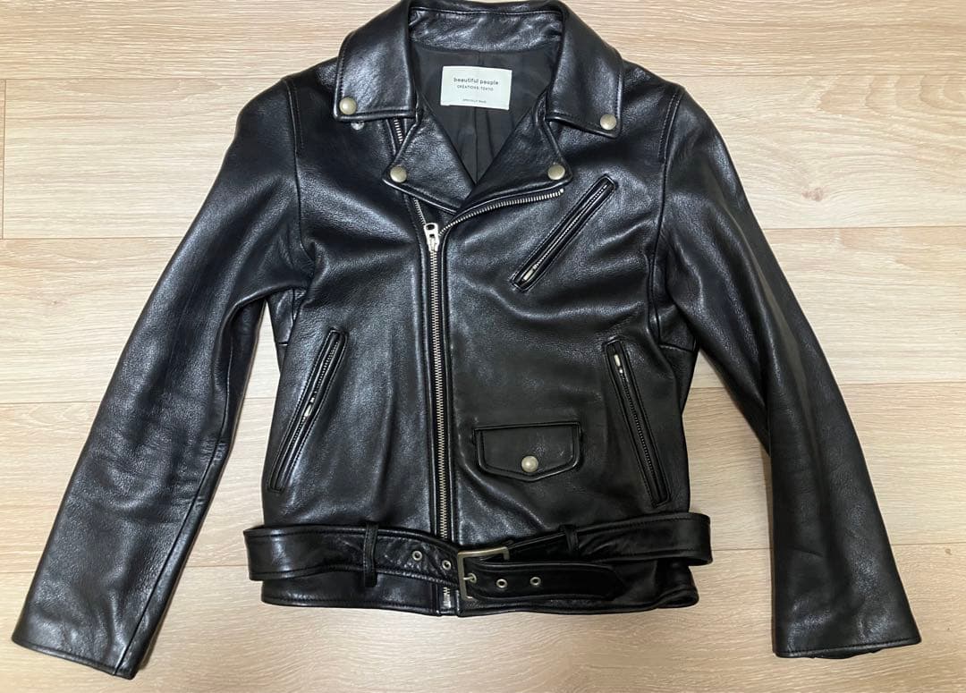 美品　beautiful people ブラックレザージャケット　150