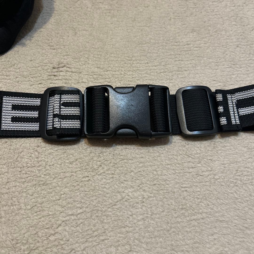 Supreme ブラック ボディバッグ・ウエストポーチ