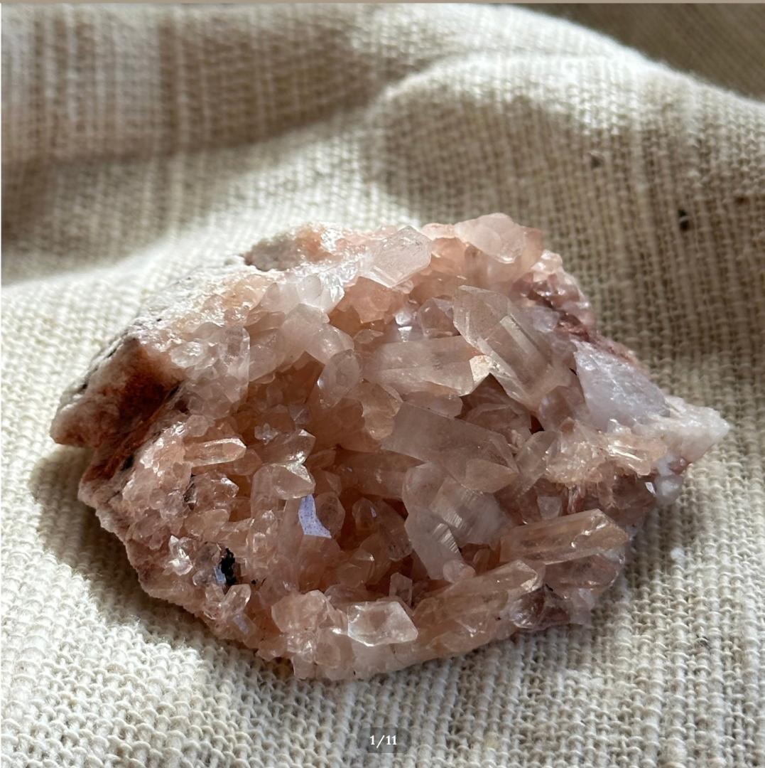 手のひらサイズ【インド・マニカラン産】 ピンクヒマラヤン ミニ クラスター