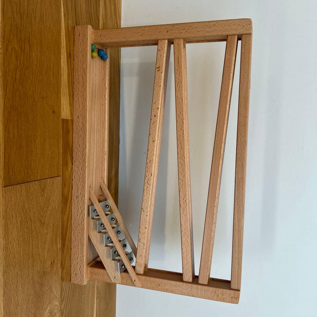 BECK社　spiel gut 木製 知育玩具 カラーボール付き