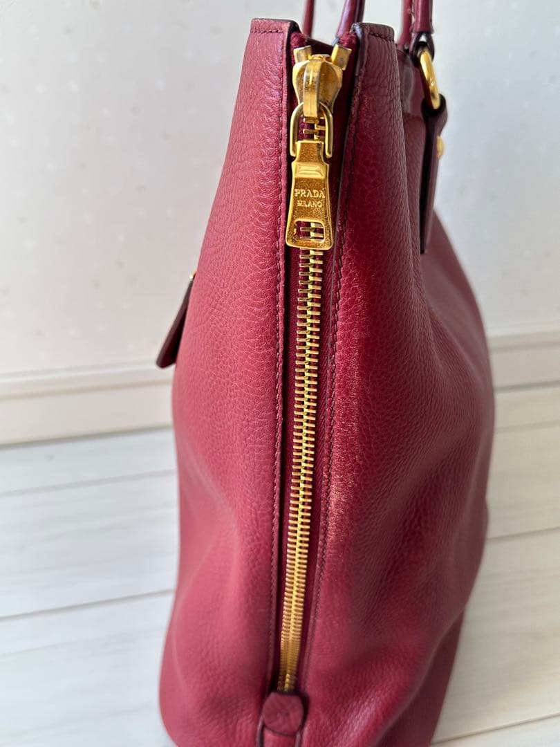 PRADA レザー 赤 トートバッグ