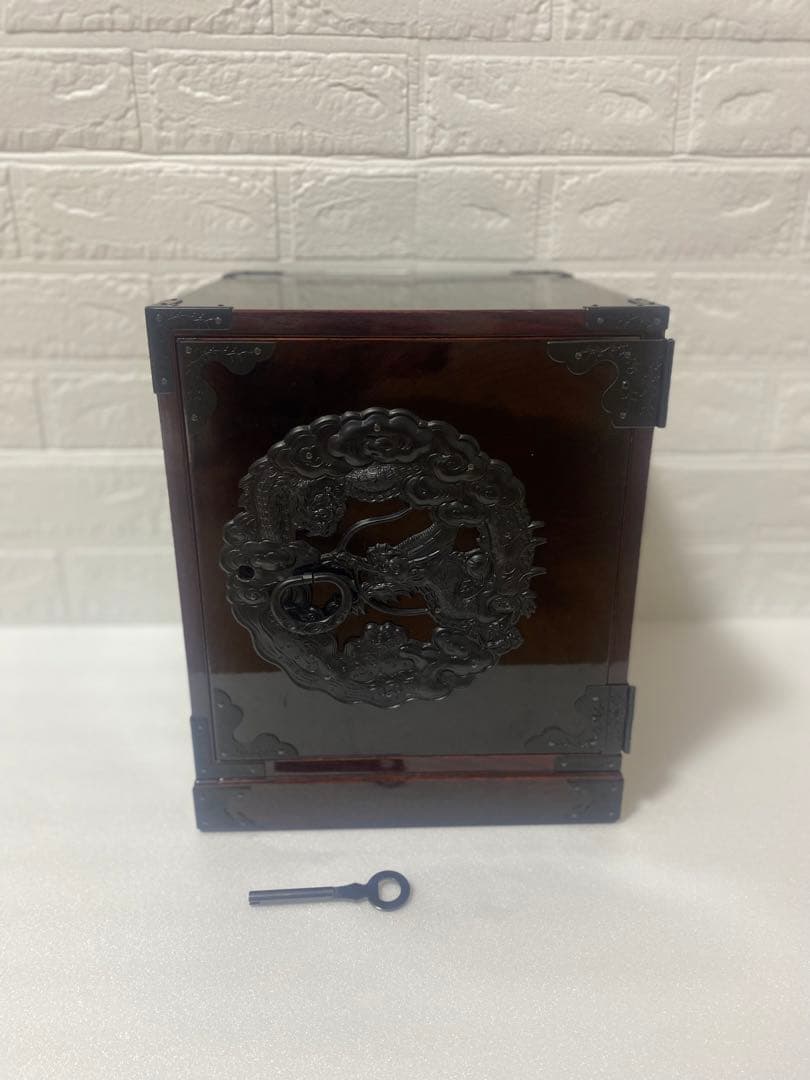 『美品』仙台箪笥 小箪笥 昇り龍 漆塗り 金具 指物 欅 い　岩谷堂箪笥　鍵付き