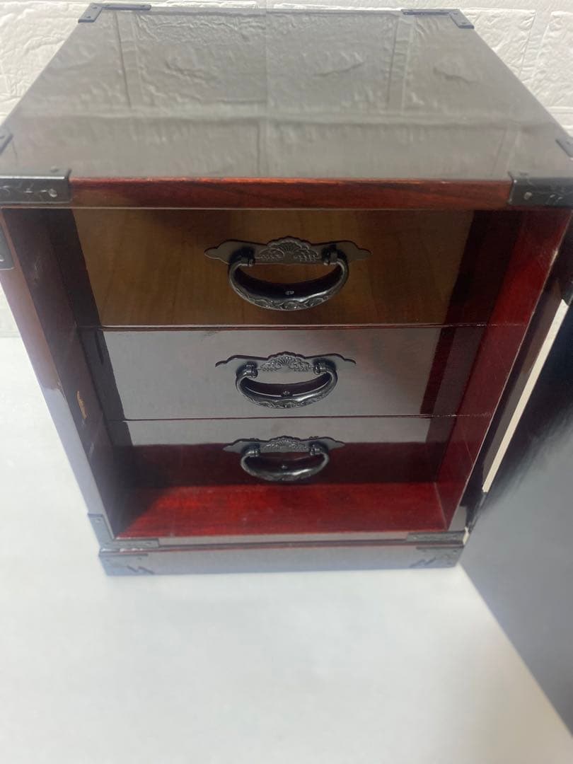 『美品』仙台箪笥 小箪笥 昇り龍 漆塗り 金具 指物 欅 い　岩谷堂箪笥　鍵付き