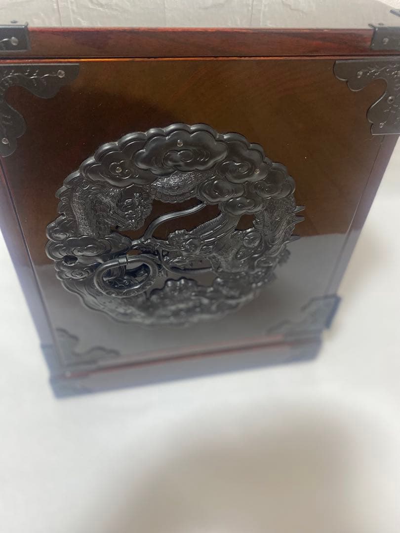 『美品』仙台箪笥 小箪笥 昇り龍 漆塗り 金具 指物 欅 い　岩谷堂箪笥　鍵付き