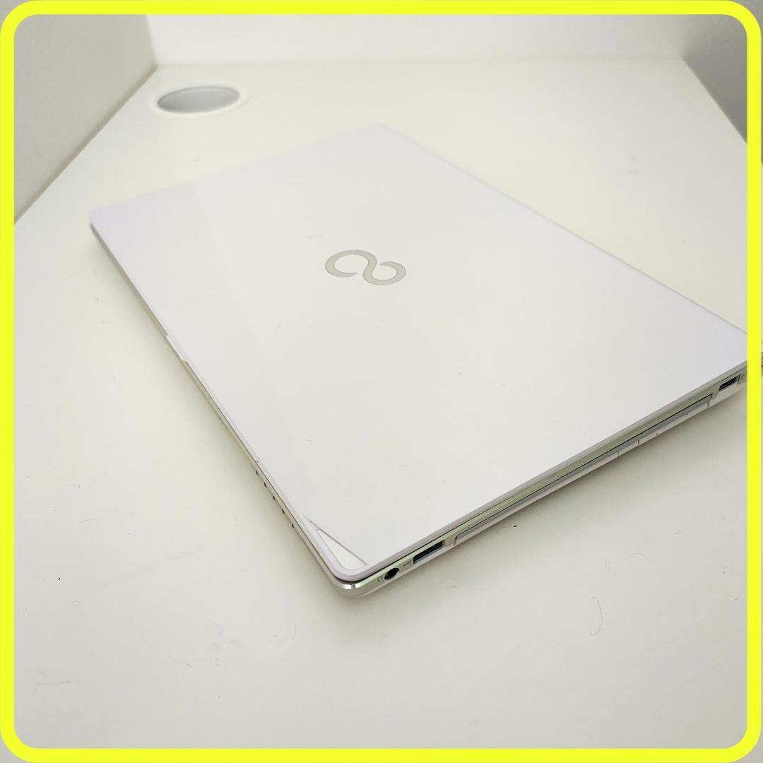 美品　白　新品SSD256⭐️windows11ノートパソコン　薄型軽量　782