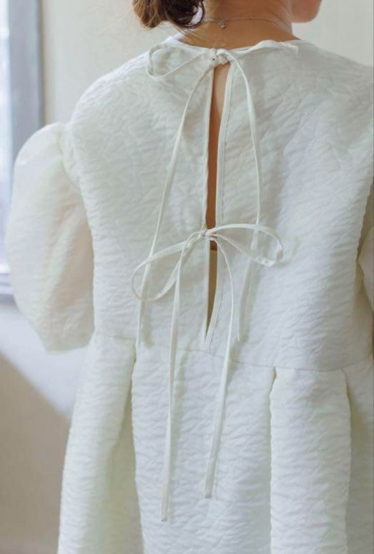 新品Silky jacquard blouseエクリュ