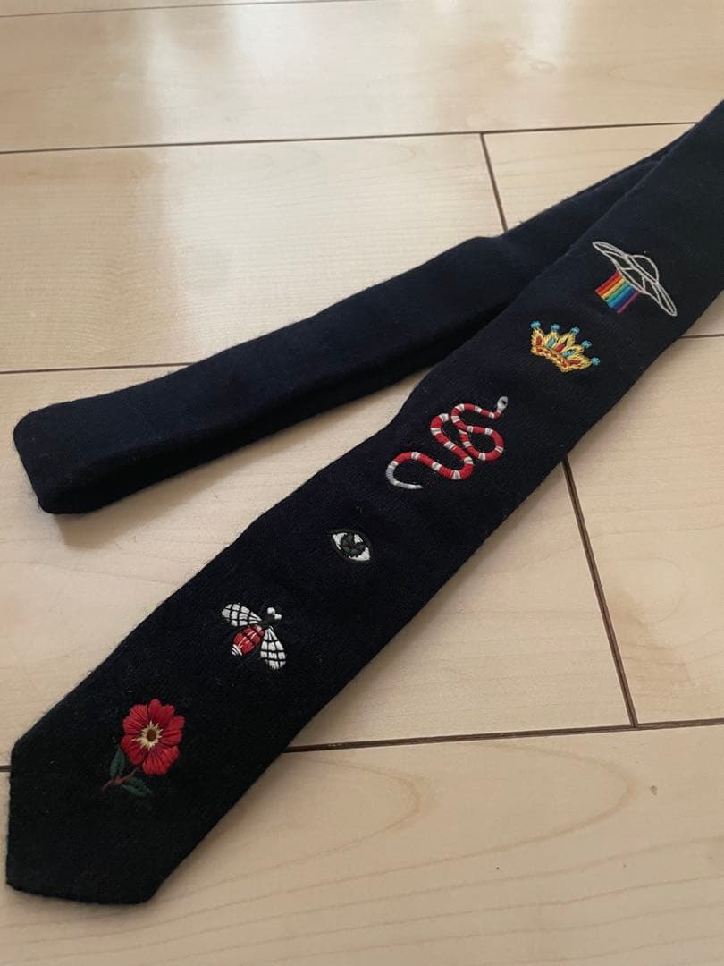 BTSテテ、坂口健太郎着用 GUCCI ネクタイ