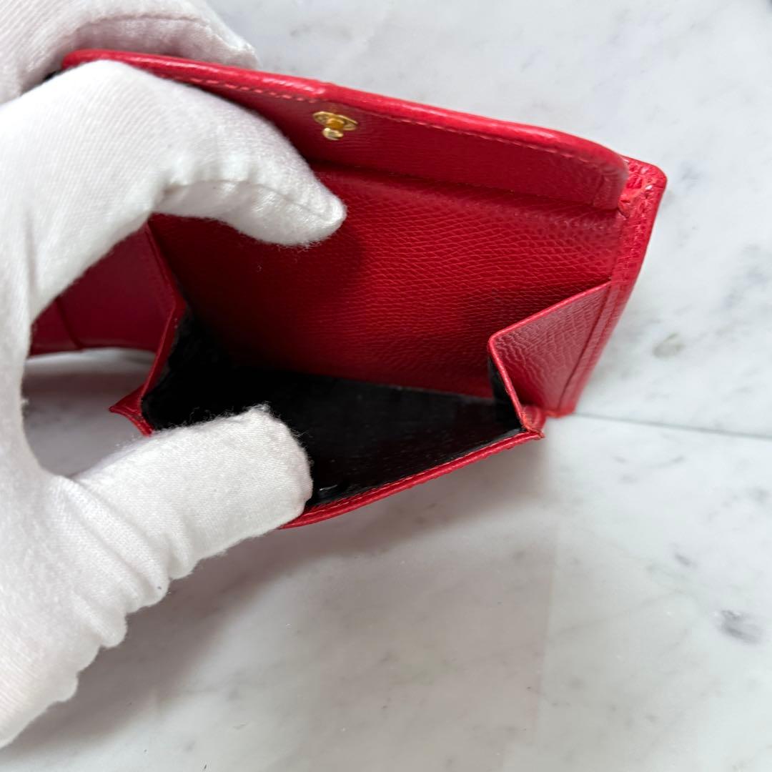 Yves Saint Laurent イヴサンローラン 二つ折り財布 赤 本革