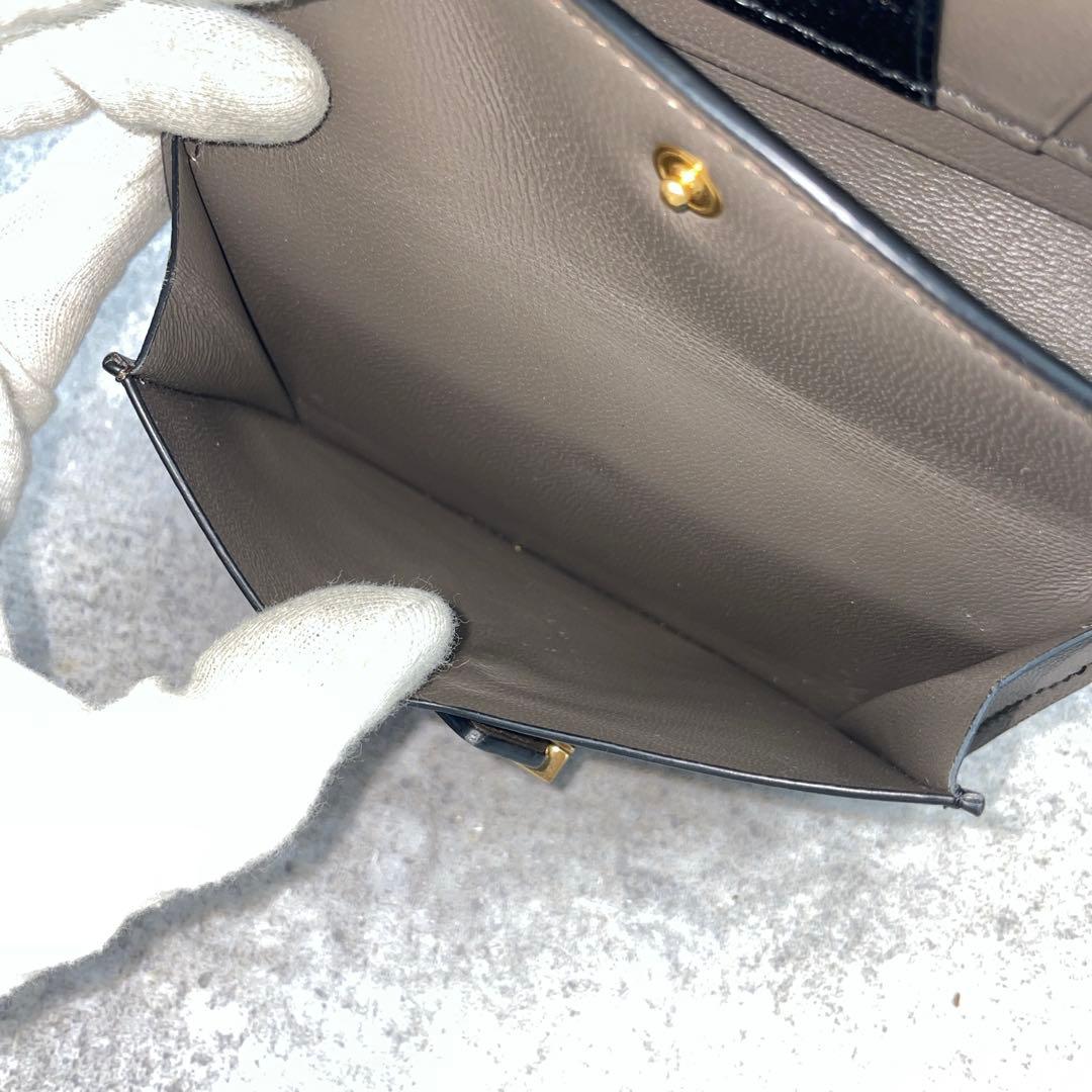 【美品】GIVENCHY ジバンシー 折り財布 黒 ブラック オーブ レザー