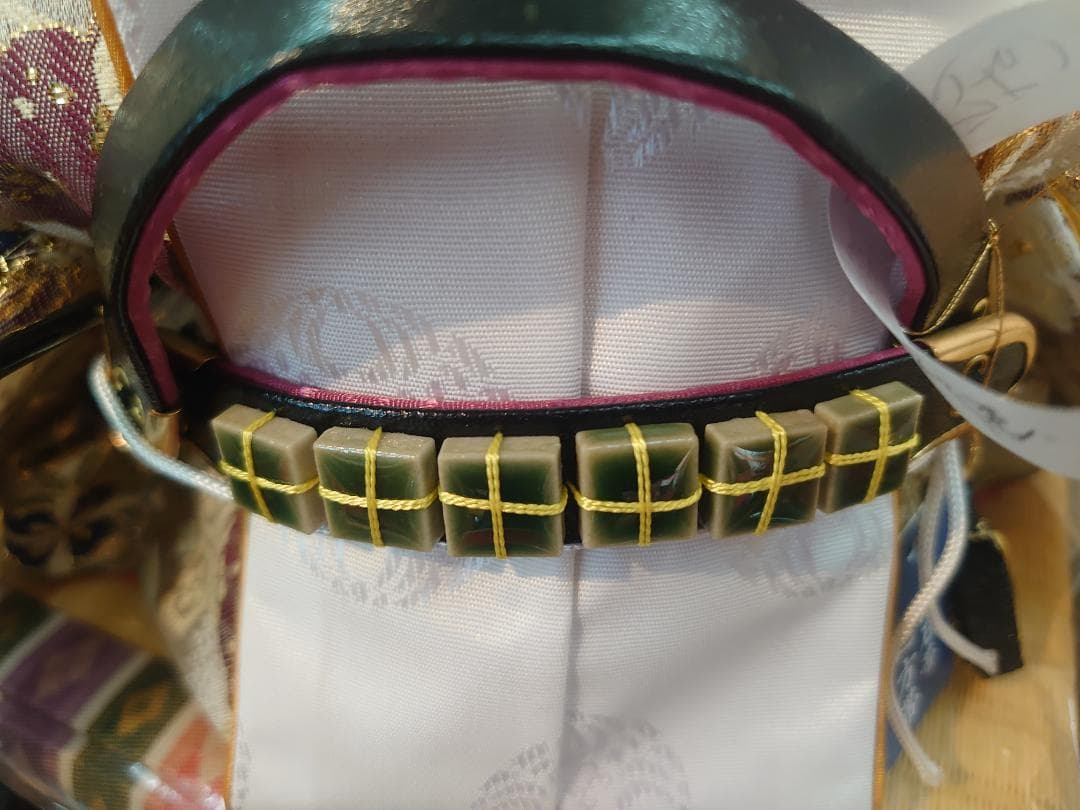 kairi●新品おひなさま●金襴衣装飾り　石帯付人形　刺繍屏風　フルセット