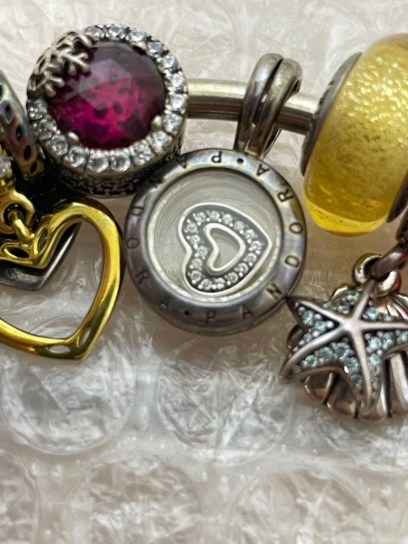 PANDORA ブレスレット　チャーム付き