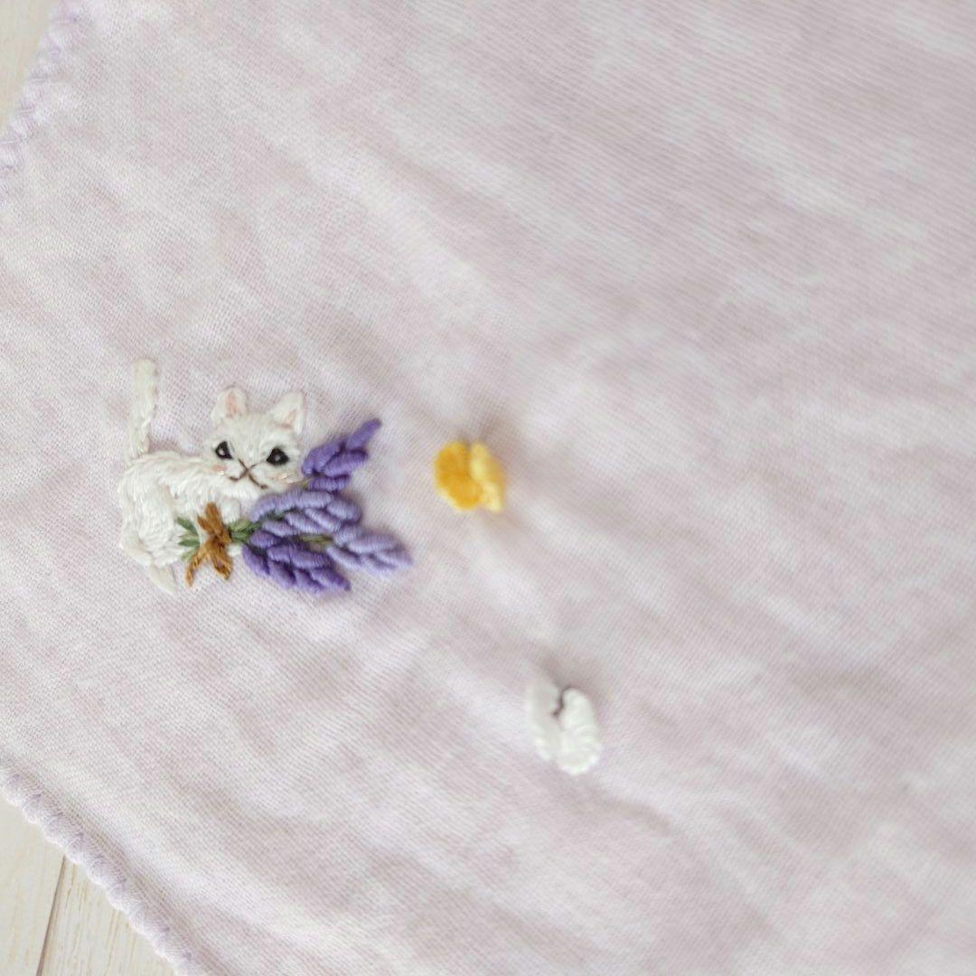 手刺繍入ちっちゃな ガーゼハンカチ【猫とラベンダー】