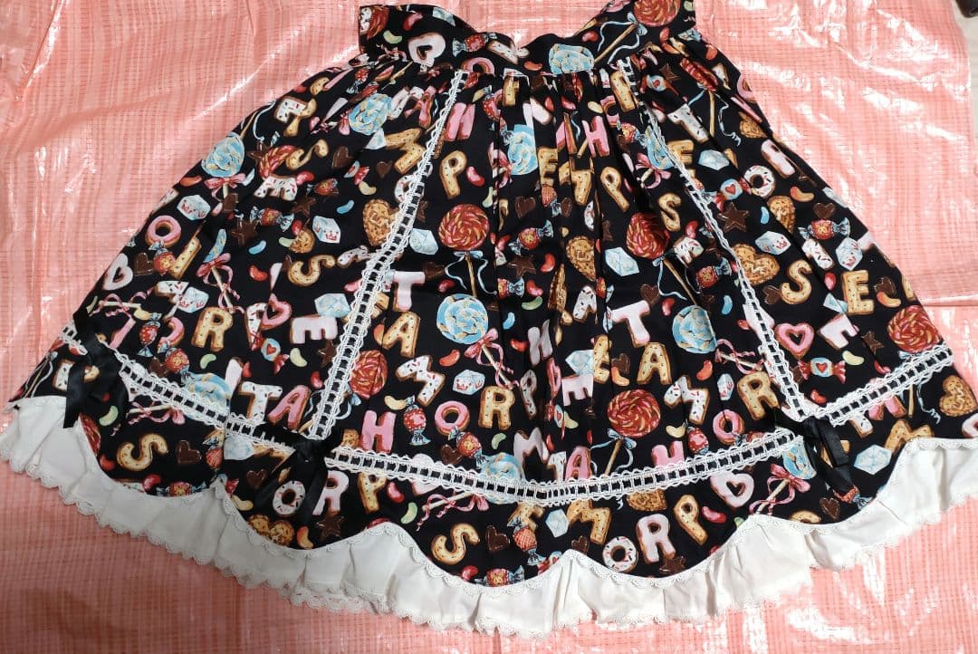 メタモルフォーゼ　お菓子柄スカラップスカート