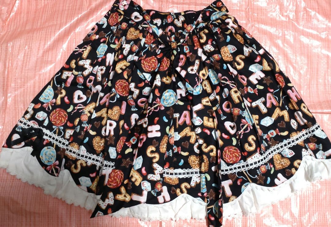 メタモルフォーゼ　お菓子柄スカラップスカート
